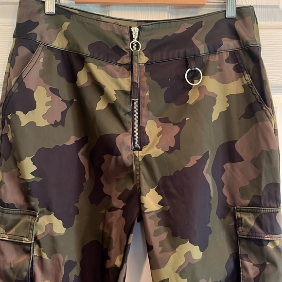 Wild Fable brand size 14 camo print cargo style joggers - Picture 2 of 7